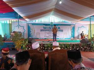 Anggota DPRD Kabupaten Tangerang Ustur Hadiri Wisuda Santri SMK Albadar