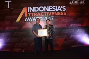 Pemkab Tangerang terima penghargaan Indonesia&#039;s Attractiveness Award (IAA) 2017 