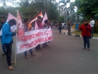 Mahasiswa saat aksi depan Pemkot Tangerang
