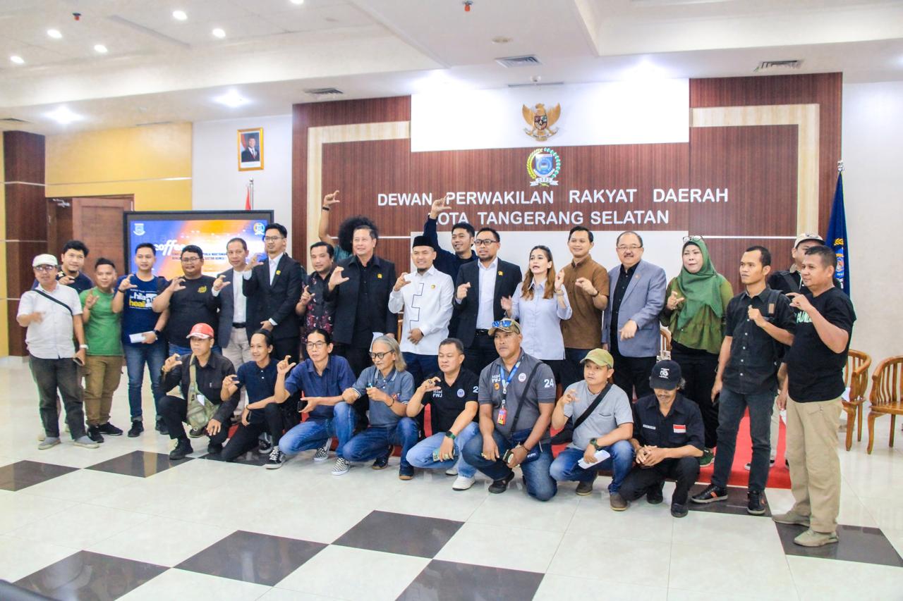 Dalam Kegiatan Coffee Morning DPRD Tangsel Ajak Pers Ikut Awasi APBD Tangsel 2025af