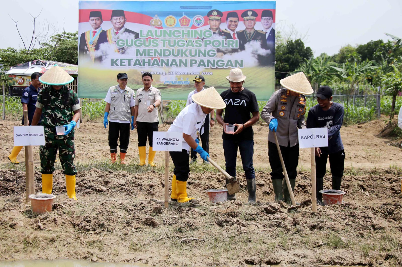 Dukung Misi Asta Cita Pemkot dan Polri Lakukan Penanaman Bibit Bersama Kelompok Tani Jantan