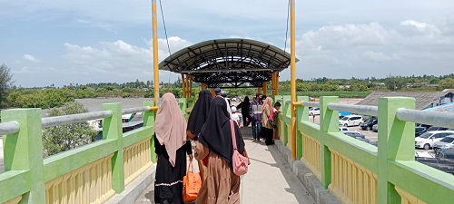 Jembatan Pantai Sialang Buah Ikonik Destinasi Wisata di Serdang Bedagai 4