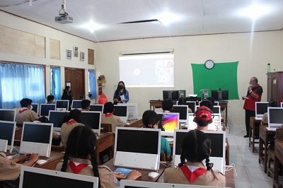 Mahasiswa UNPAM Ajari Siswa SMPN 4 Melaya Bali Bisnis melalui Digital Marketing 2