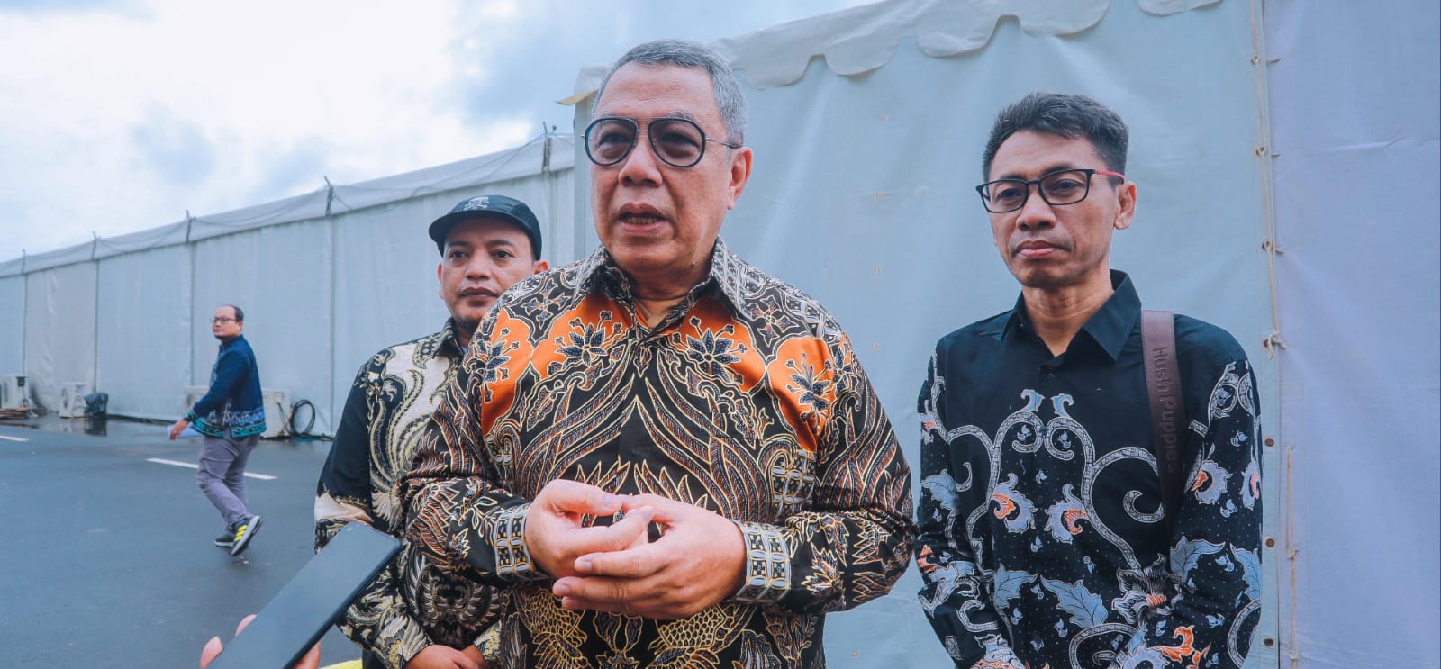 Peduli Terhadap Pers di Tangsel Benyamin Dapat Pin Emas PWI Pusatf