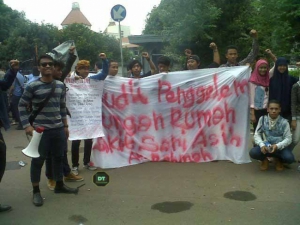 Mahasiswa UMT Demo Walikota Tangerang