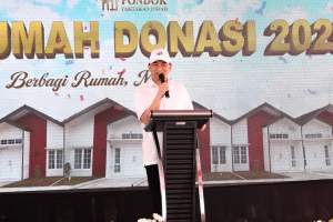 Saksikan Penyerahan Enam Belas Rumah Gratis, Wagub Banten Dorong Developer Bantu Warga Tak Mampu