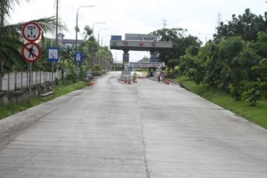 Perbaikan jalan dengan pengerasan beton oleh MMS selalu ditingkatkan