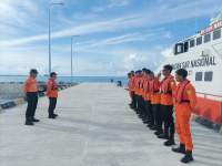 Basarnas Nias melakukan pencarian  pemandu wisata hilang di laut. (istimewa).