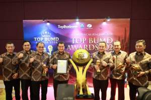 Bupati Maesyal Raih Penghargaan Top BUMD Award 2026