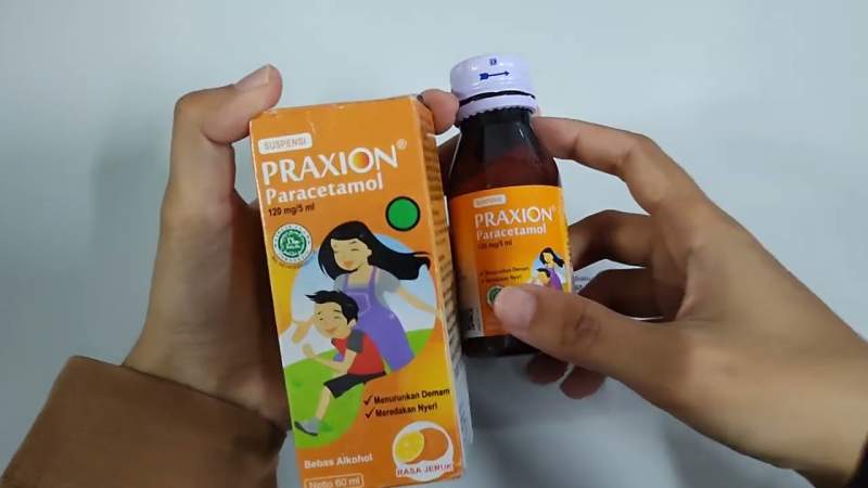 Ilustrasi obat sirop penurun panas Praxion.