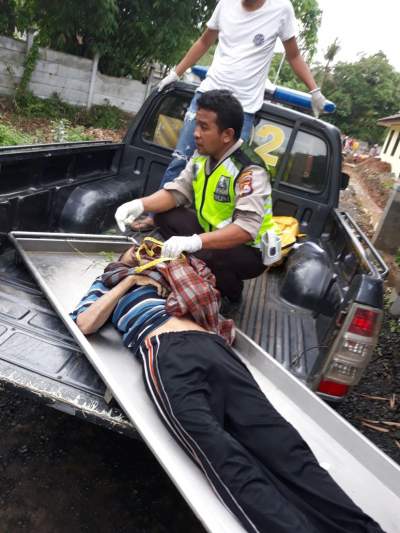 Pria Paruh Bayah Tewas Gantung Diri di Kolong Jembatan