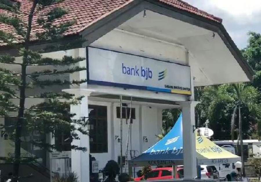 Terdampak Covid-19, Bank BJB KCK Banten Hanya Melayani Transaksi Keuangan Pemerintahan