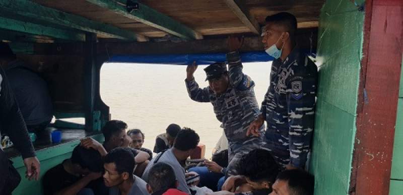 TNI AL Tangkap Kapal Pembawa PMI Ilegal di Perairan Tanjung Balai Asahan