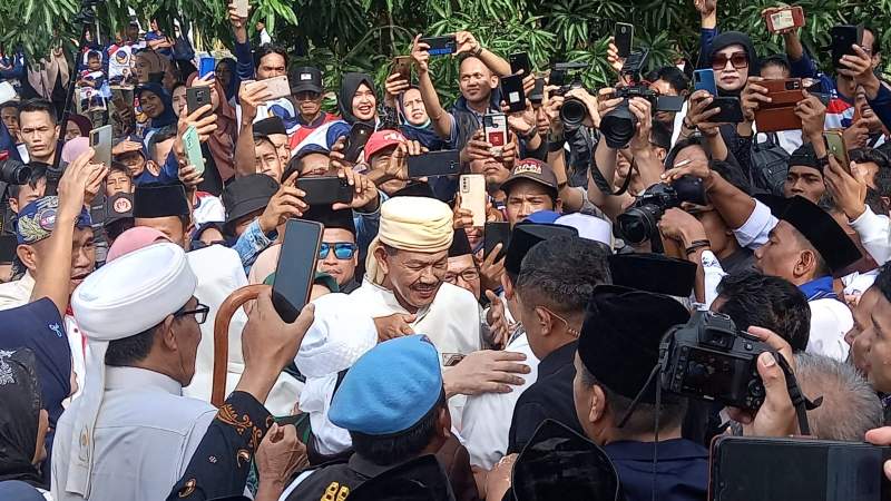 Anies Baswedan Datang Berkunjung ke Kesultanan Banten Disambut Kiyai dan Ulama Banten
