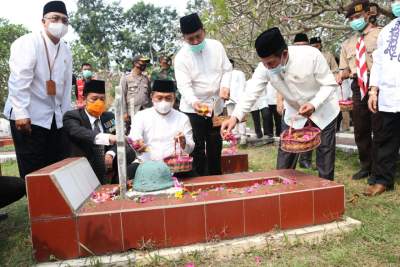 Jelang HUT Kota Serang dan HUT RI, Pejabat Pemkot Serang Ziarah Ke TMP