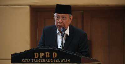 Wali Kota Tangsel, Benyamin Davnie.