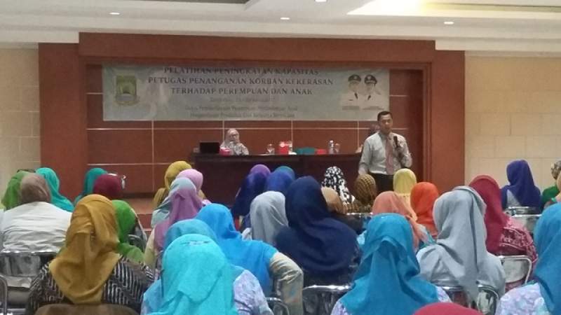 Dinas Pemberdayaan Perempuan Perlindungan Anak,Pengendalian Penduduk Dan Keluarga Berencana (DP3AP2KB) Kota Tangerang gelar Pelatihan peningkatan kapasitas petugas penanganan korban kekerasan terhadap perempuan dan anak (P2TP2A)