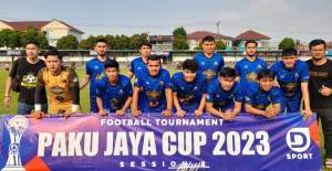 Kesebelasan Salak Putih FC lolos putaran dua turnamen sepakbola Pakujaya Cup 8 setelah menang 2-0 lawan kesebelasan Silaturahmi FC Pasar Pagi, Kota Tangerang.