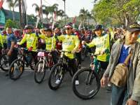 Sejabat Merdeka, Danrem 064/MY Bersepeda Keliling Kota Serang dan Baksos