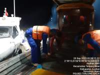 Kapal Tanpa Nama di Hentikan Personil Satpolair Polres Tanjungbalai Saat Patroli Perairan Guna Dilakukan Pemeriksaan