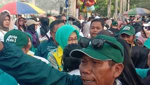 Tolak Wawancara Wartawan Usai Senam, Airin Langsung Ngacir