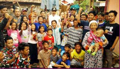 Bupati Tangerang A. Zaki Iskandar bersama Kepala Dinas Kesehatan Kabupaten Tangerang dr. Desiriana Dinardiyanti