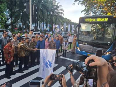 Gubernur Banten Andra Soni Lepas Keberangkatan Perdana Transjabodetabek Blok M – Alam Sutera