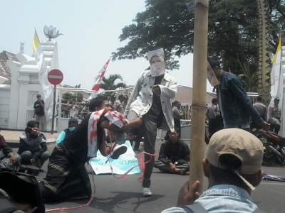 Aksi GOLOK dan Hamas Di Hut Pemkab Serang, Nilai Bupati Serang Gagal