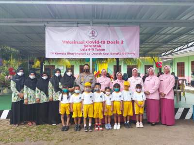 Polsek Belinyu bersama TK Kemala Bhayangkari 03 Gelar Vaksinasi