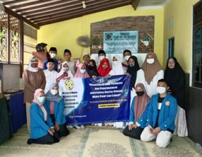 Mahasiswa UNPAM Berbagi Ilmu Teknologi Belajar Desain kepada Anak Asuh Insan Qur'ani
