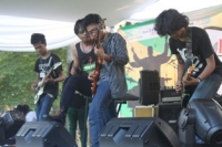Tangsel- Rundooms, Grup musik cadas dari Tangsel dengan lagu Metaliccanya menggoncang situ gintung,dalam HUT Ke-5 Tangsel,(DT)