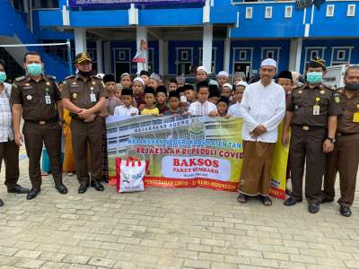 Kejaksaan Negeri Kabupaten Tangerang Peduli Bakti Sosial Dampak Covid-19