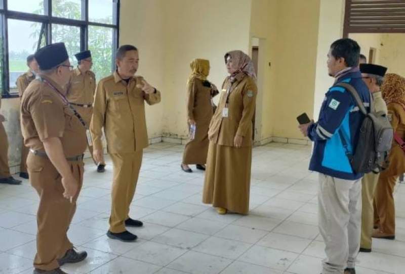 Kadis Pendidikan Tinjau Gedung SDN Buaran Mangga 4