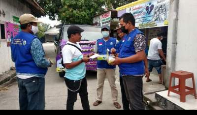 Meskipun Hujan, Pemdes Paku Alam Tak Surutkan Semangat Gencarkan Wawar Edukasi Prokes