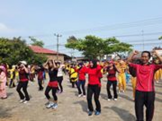 Dispora Ajak Warga Senam Sehat