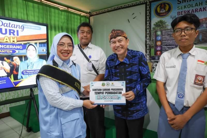 Tinjau Lomba Sekolah Sehat, Tinawati Andra Soni Tekankan Pentingnya Budaya Sehat di Sekolah