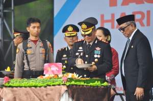 Polres Banjar Gelar Syukuran Potong Tumpeng dan Kue Ulang Tahun Bhayangkara ke-79