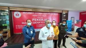 Zaki Hadiri Vaksinasi Gotong Royong Buruh Mayora
