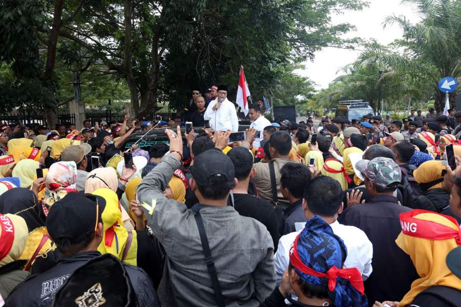 Aksi demonstrasi pegawai honorer di KP3B Serang.