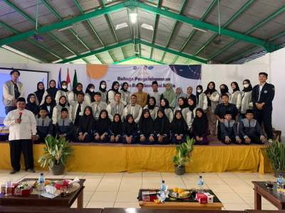 Ponpes At-Tadzkir Nur Ghazali Support KKN UMT Desa Karet Gelar Seminar