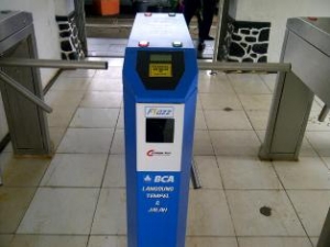 Serpong- Stasiun Rawa Buntu Tambah Mesin Gate In &amp; Out Flazz BCA, Jum&#039;at (17/1)DT