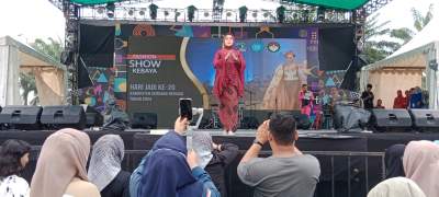 Cantik dan Penuh Pesona Jaksa Bella Namira Peragakan Kebaya Pada Hari Jadi Serdang Bedagai Ke-20