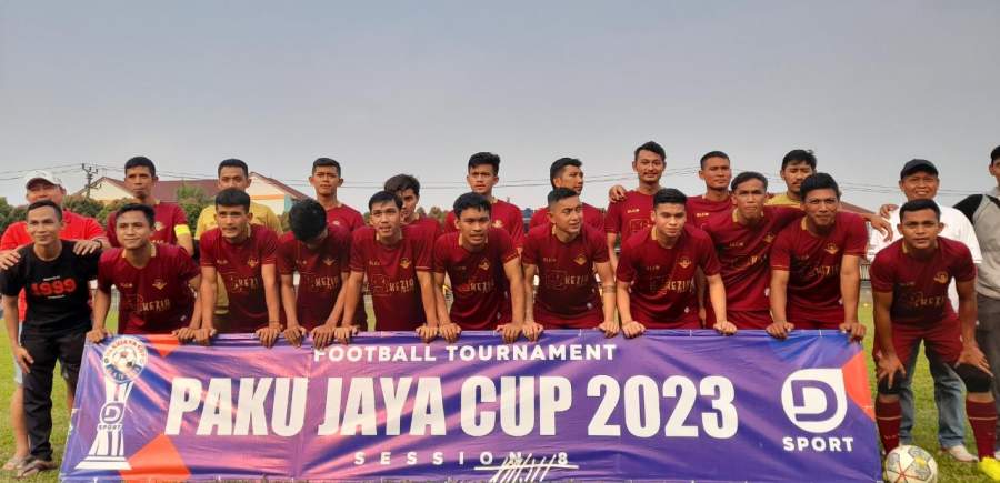Kesebelasan Bingunk FC kejar target juara Pakujaya Cup 2023. Pada pertandingan perdananya di Stadion Mini Pakujaya, klub asal Kembangan, Jakarta Barat itu menang 2-1 atas Mellians FC.