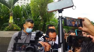 Kepala Kantor Bea Cukai Makassar, Andhi Pramono saat tiba di Gedung Merah Putih KPK, Kuningan, Jakarta, Selasa (14/3/2023).