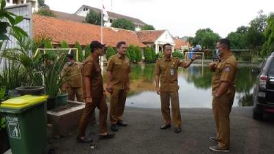 Dinas SDABMBK Tangsel Segera Normalisasi Titik Banjir di SMAN 4 Tangsel
