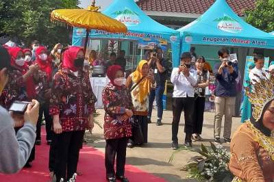 Gelar Binwil, Wakil Ketua Tim Penggerak PKK Kunjungi Desa Cibugel