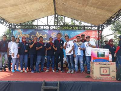 Pelawak Yadi Sembako Hibur Ribuan Alumni SMP PGRI 242 Teluknaga