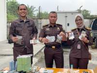 Kejari Tangerang Musnahkan Narkoba dan Ratusan Uang Dollar Palsu