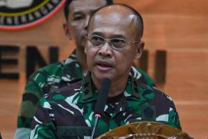 Kapuspen TNI Laksamana Muda TNI Julius Widjojono.