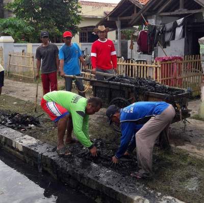 Kegiatan fisik di Desa Kronjo, Kecamatan Kronjo, Kabupaten Tangerang.
